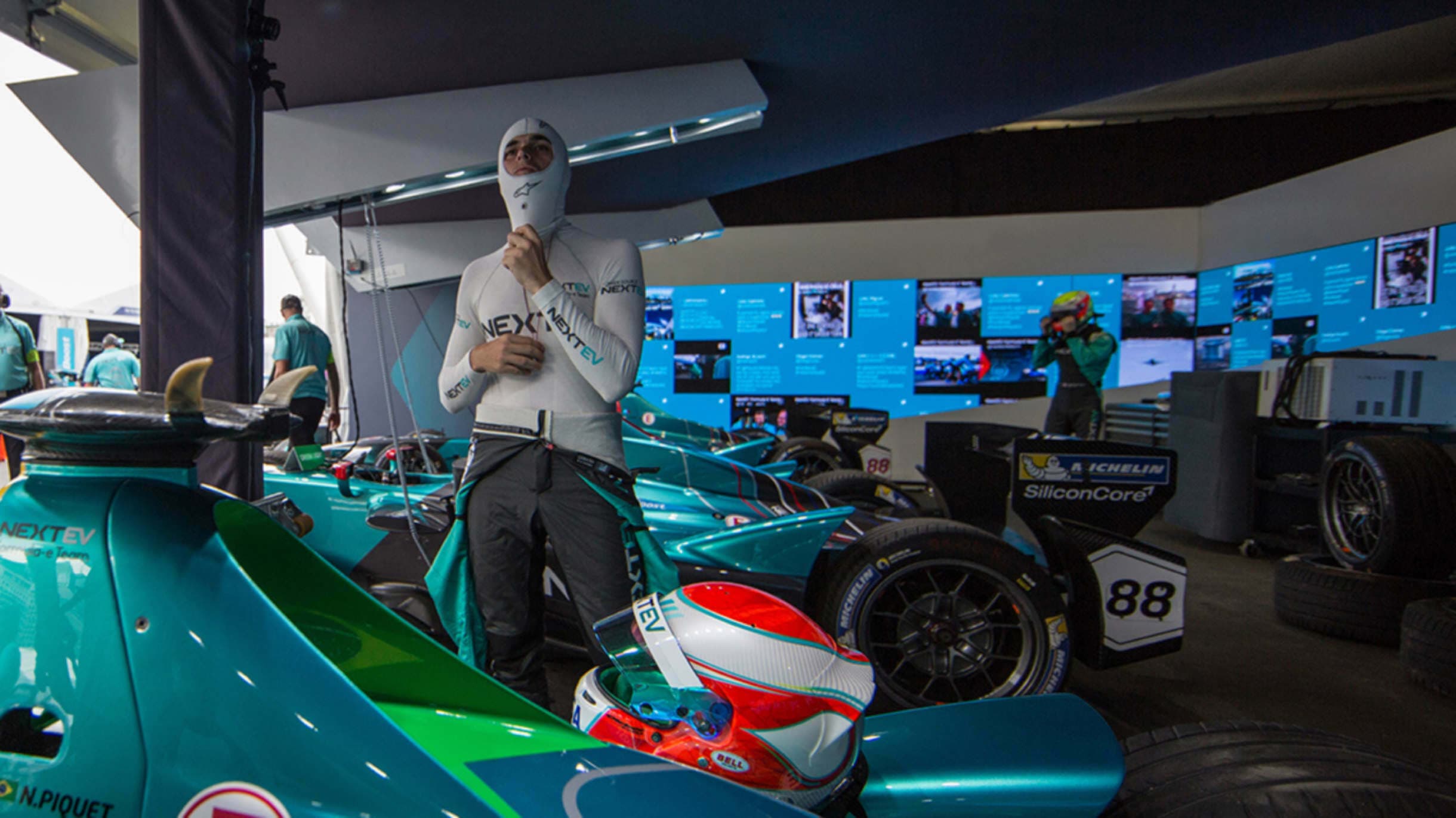 NIO-Formula-E-Team-nio-formula-e-s3-digital-garage-driver.jpg